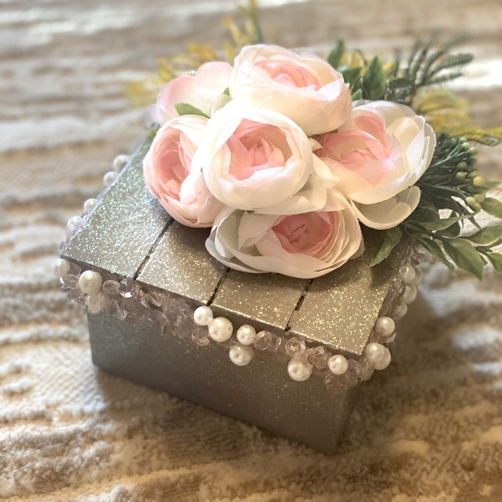 Rose with sparkle decor box